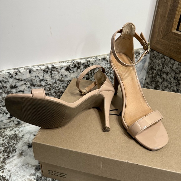 Dress Sandals - Picture 8 of 8